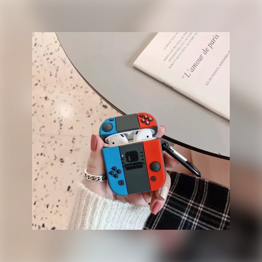 AIRPOD 1 & 2 SILICONE PROTECTIVE CASE W/KEYRING